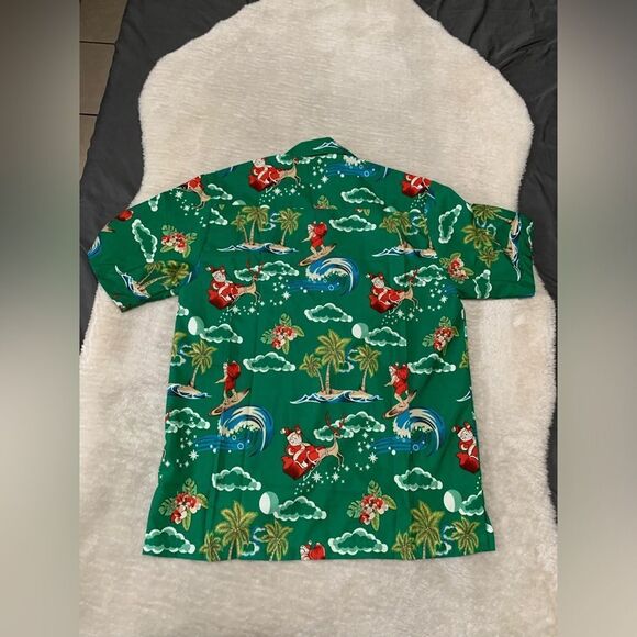 Alvish Mens Green Christmas Hawaiian Surfing Santa Button Down Shirt Size Medium - Picture 2 of 6